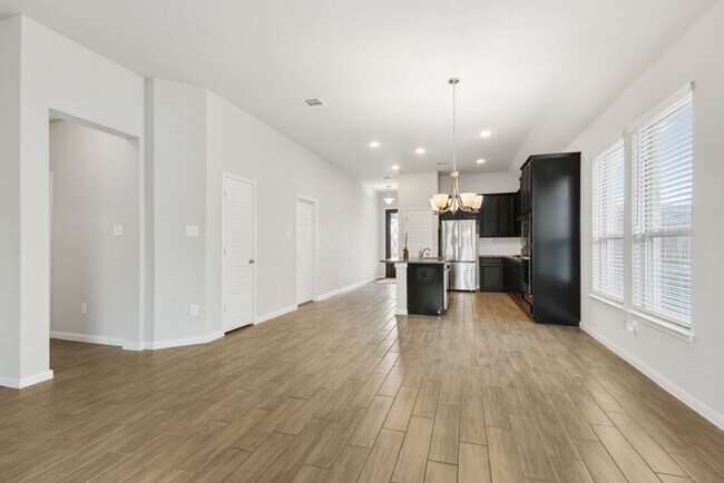 Building Photo - 2033 Market Trl