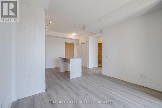 Building Photo - 1787 St Clair Ave W