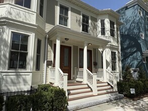 Building Photo - 62 Reed St