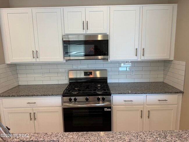 Foto del edificio - 8829 N Sherry Cervi Wy