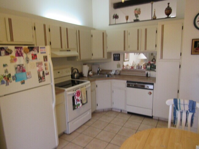 Building Photo - 606 Sea Pine Way