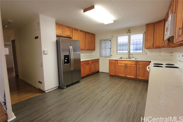 Building Photo - 1174 Luawai St