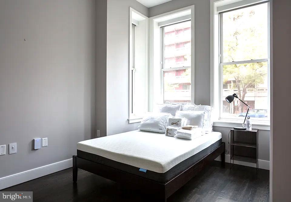 Foto principal - 819 6th St NW