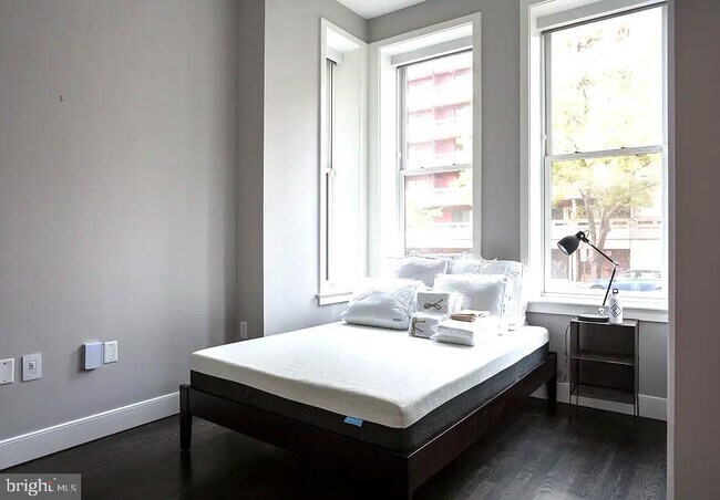 Foto del edificio - 819 6th St NW