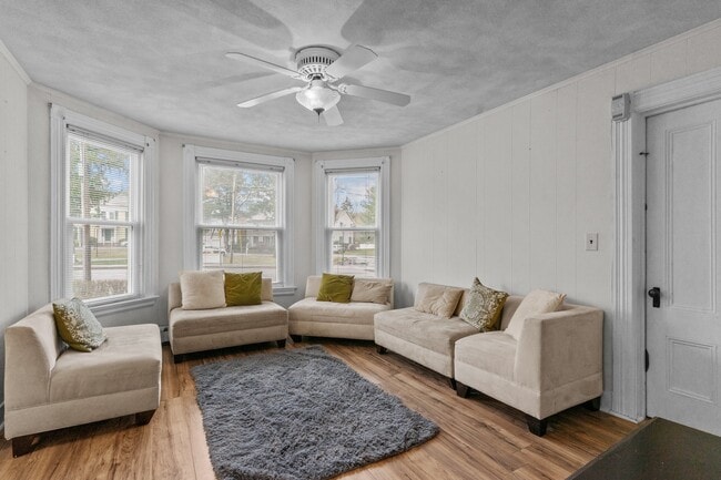 Photo - 156 High St (Westerly, RI) Apartment