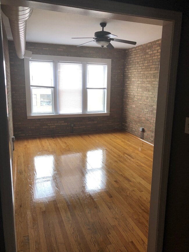 Building Photo - 4320 W Irving Park Rd