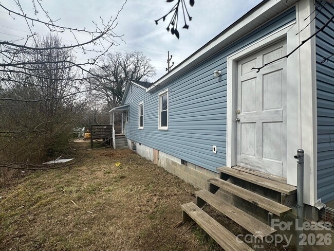Building Photo - 1323 7th St