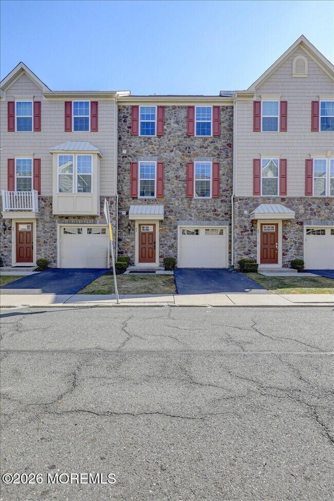 Foto del edificio - 66 LCpl. Phillip E. Frank Way