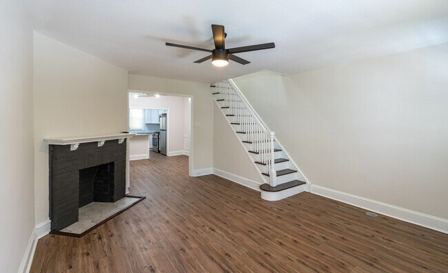 Building Photo - Newly rehabbed 3 bedroom With garage