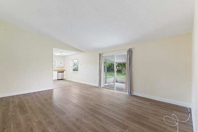 Building Photo - 52 Folson Ln