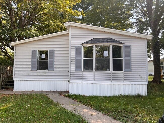 Building Photo - 394 Jefferson St