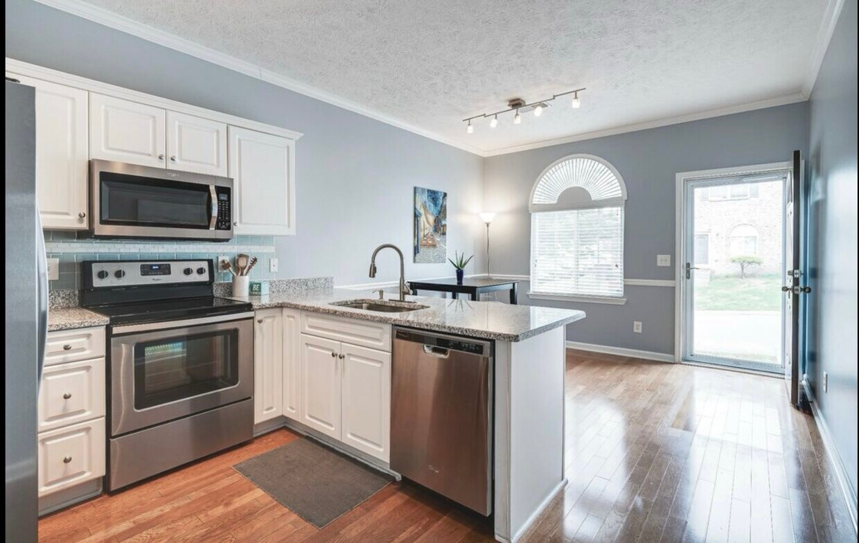 Foto principal - 617 Spence Enclave Way
