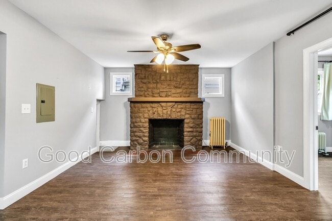 Building Photo - 618 Elmwood Ave