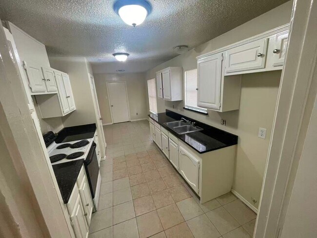 Foto del edificio - 4520 Louisville Dr