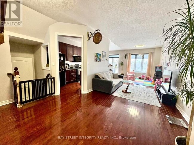 Building Photo - 8 Townwood Dr