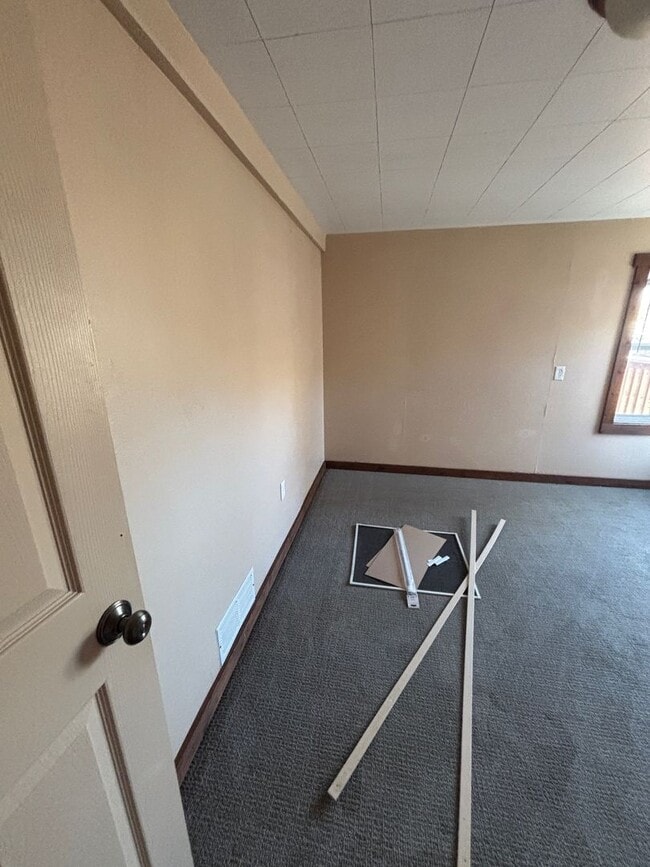 Building Photo - 4 Bedroom with East Gallatin in the backyard