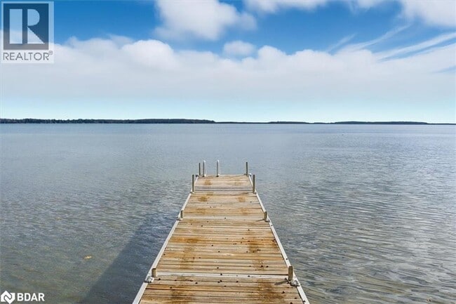 Photo du bâtiment - 2999 Lakeside Dr