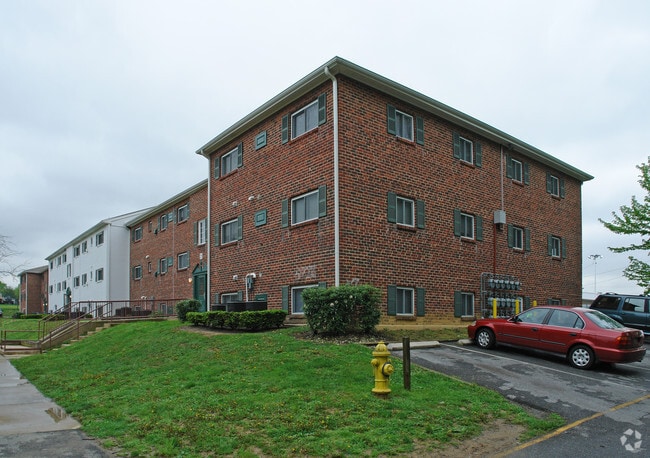 Farrand Village Apartments - Kirkwood Crossing Apartments