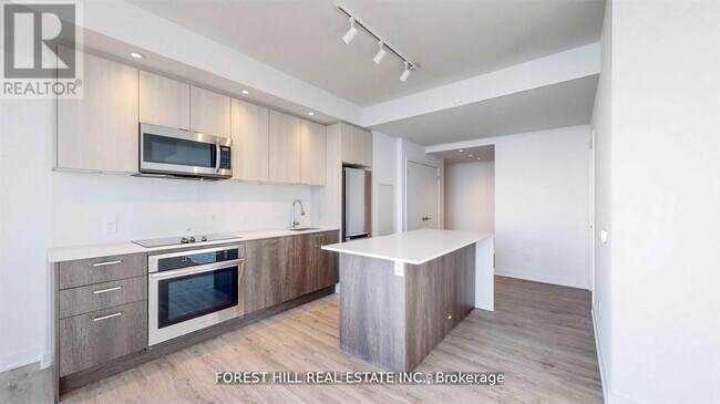 Photo du bâtiment - 1926 Lake Shore Blvd W