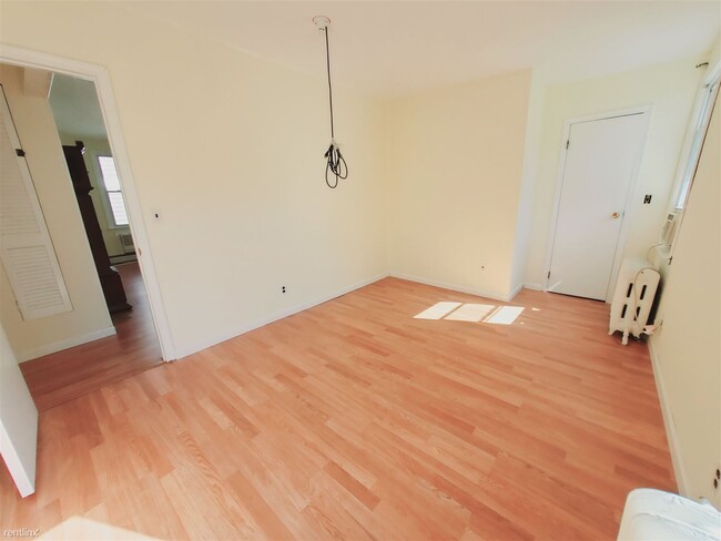 Building Photo - 2 br, 1 bath Condo - 166 Henry St