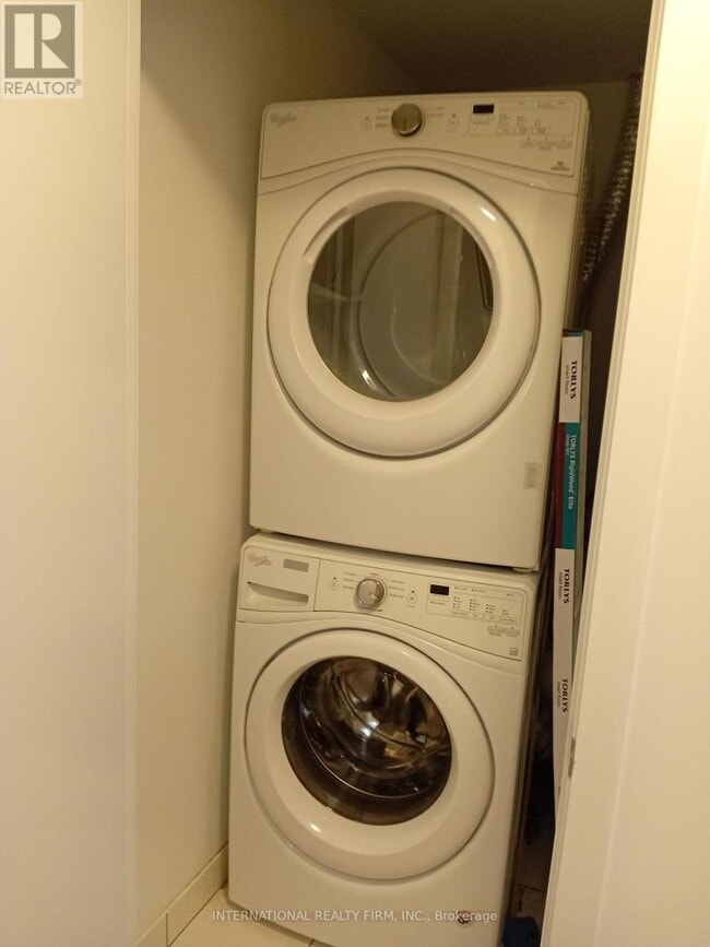 Building Photo - 30 Shore Breeze Dr