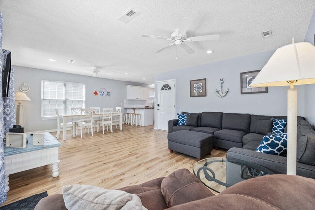 Building Photo - 111B S Yaupon Dr