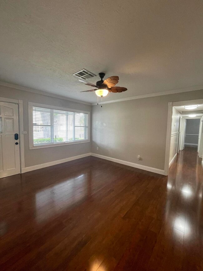 Foto del edificio - 5 N Deleon Ave