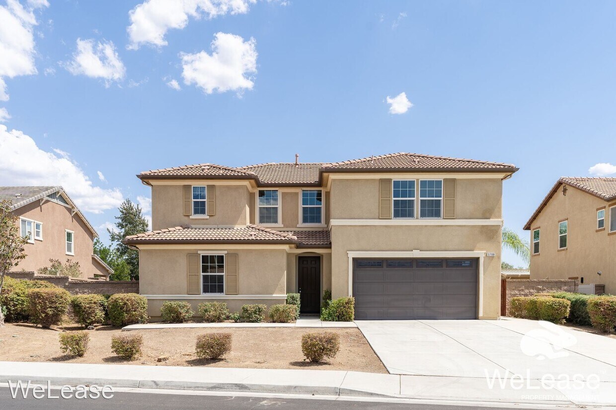 4 br, 2.5 bath House 37198 Whispering Hi... House Rental in