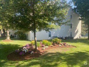 Building Photo - 18 Walden Dr