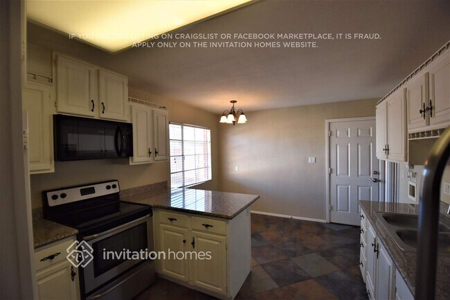 Foto del edificio - 8430 E Oak St