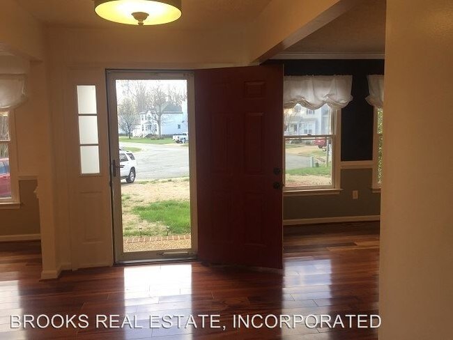 Building Photo - 3412 N Chase