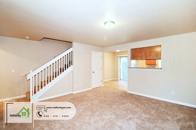 Foto del edificio - 2750 Shasta View Dr
