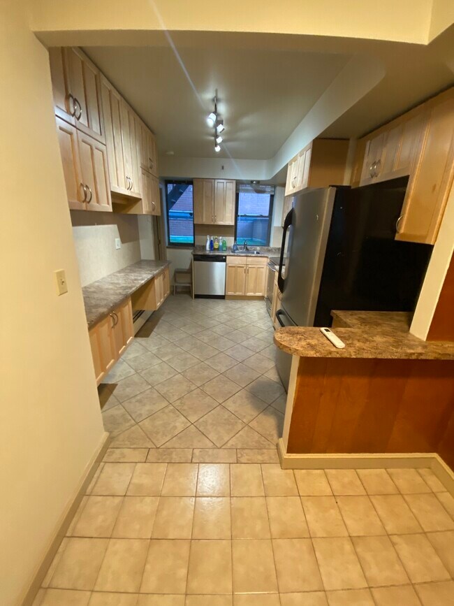 3 Lewis St Unit 1, Boston, MA 02109 Condo for Rent in Boston, MA