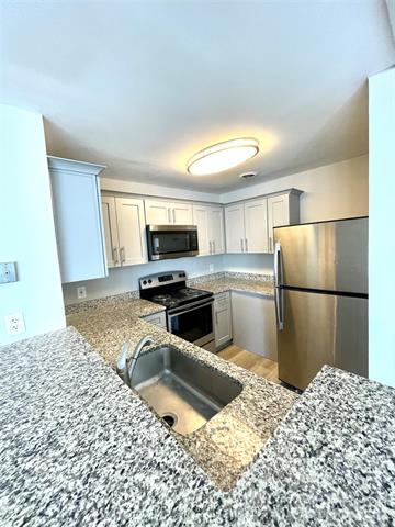 Primary Photo - 417 W 10th St