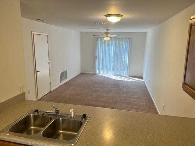 Foto del edificio - Spacious 2 story townhome with garage!