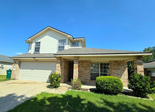 Building Photo - SPACIOUS 2 STORY HOUSE / SPACIOUS YARD / C...