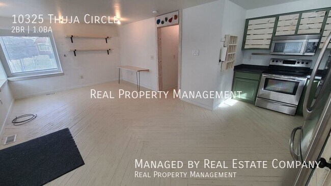 Building Photo - Eclectic Two Bedroom One Bath Home with Yard