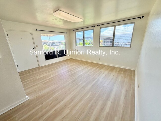 Building Photo - Hiapo Street (3 bed/1.5 bath/2 prkg) Waipahu