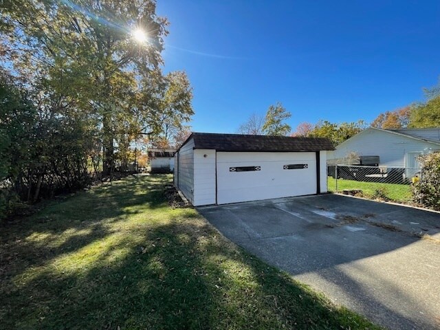 21050 N Vine Ave Euclid, OH 44119 – photo 2