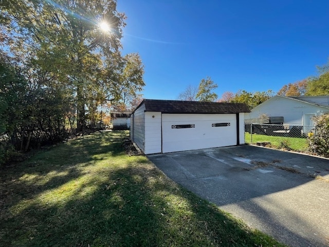 Building Photo - Renovated 2 bedroom home with large yard!