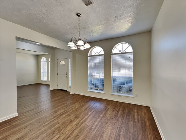 Foto del edificio - 502 Hearthstone Ct