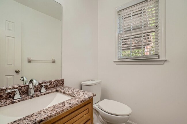 Building Photo - 445 Brackin Trace