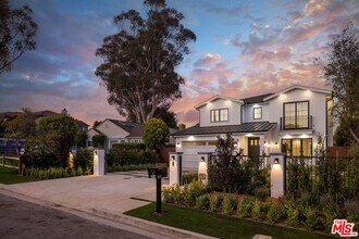 Building Photo - 306 S Anita Ave