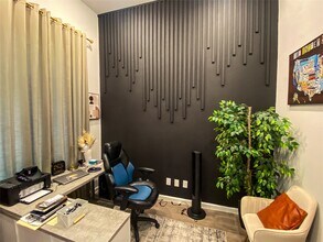 Building Photo - 2122 Alabaster Est Dr