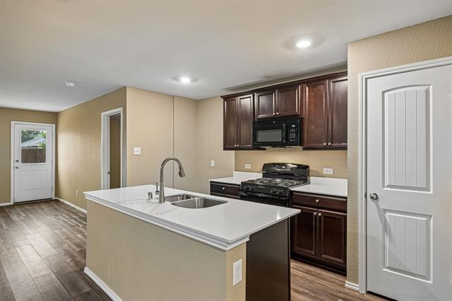 Foto del edificio - 1605 Fields View Dr