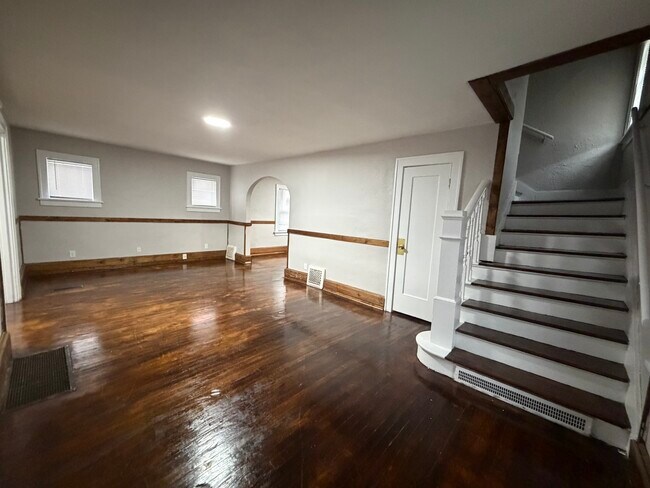 Foto del edificio - 317 E Irvington Ave