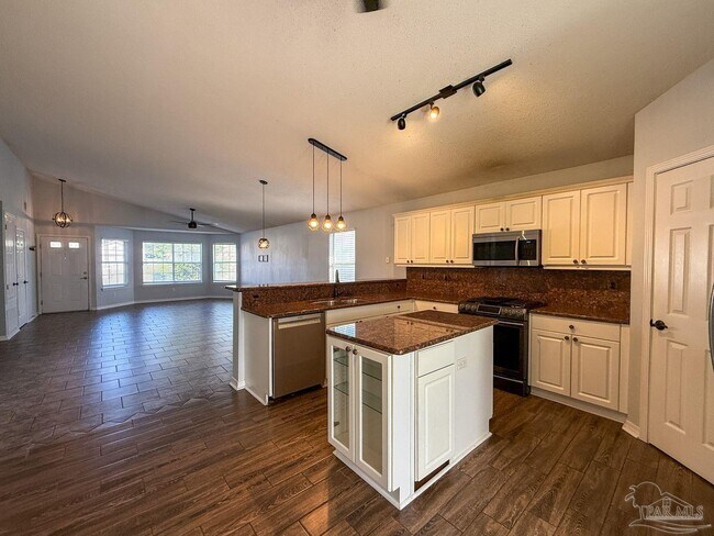 Foto del edificio - 4118 Spinnaker Pl