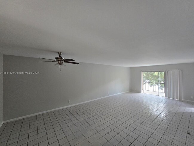 Building Photo - 3300 Spanish Moss Terrace