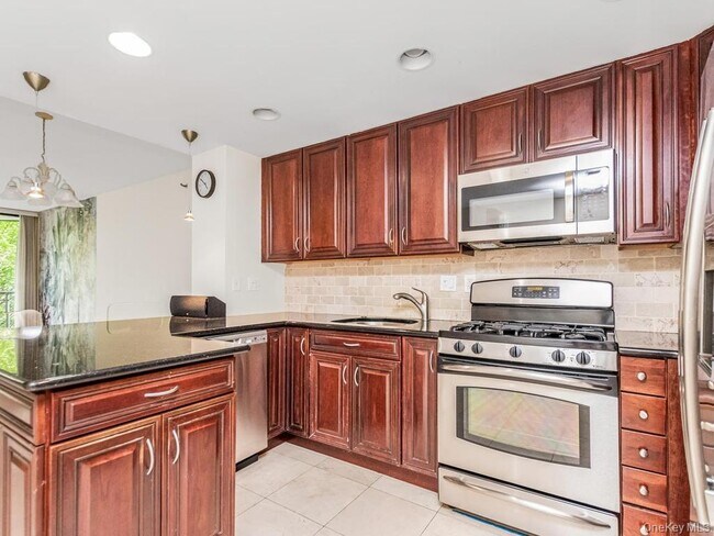 Building Photo - 50 E Hartsdale Ave