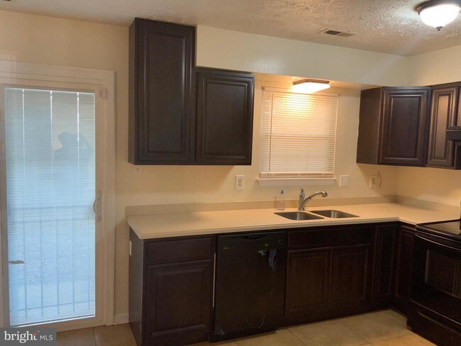 Foto del edificio - 7350 Shady Glen Terrace